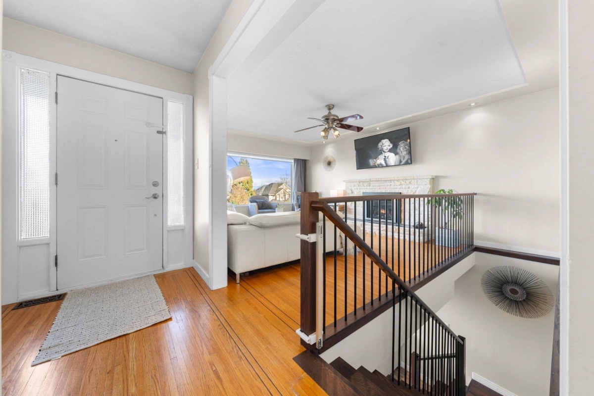 Hallway Photo of 20722 46a Avenue, Langley, BC