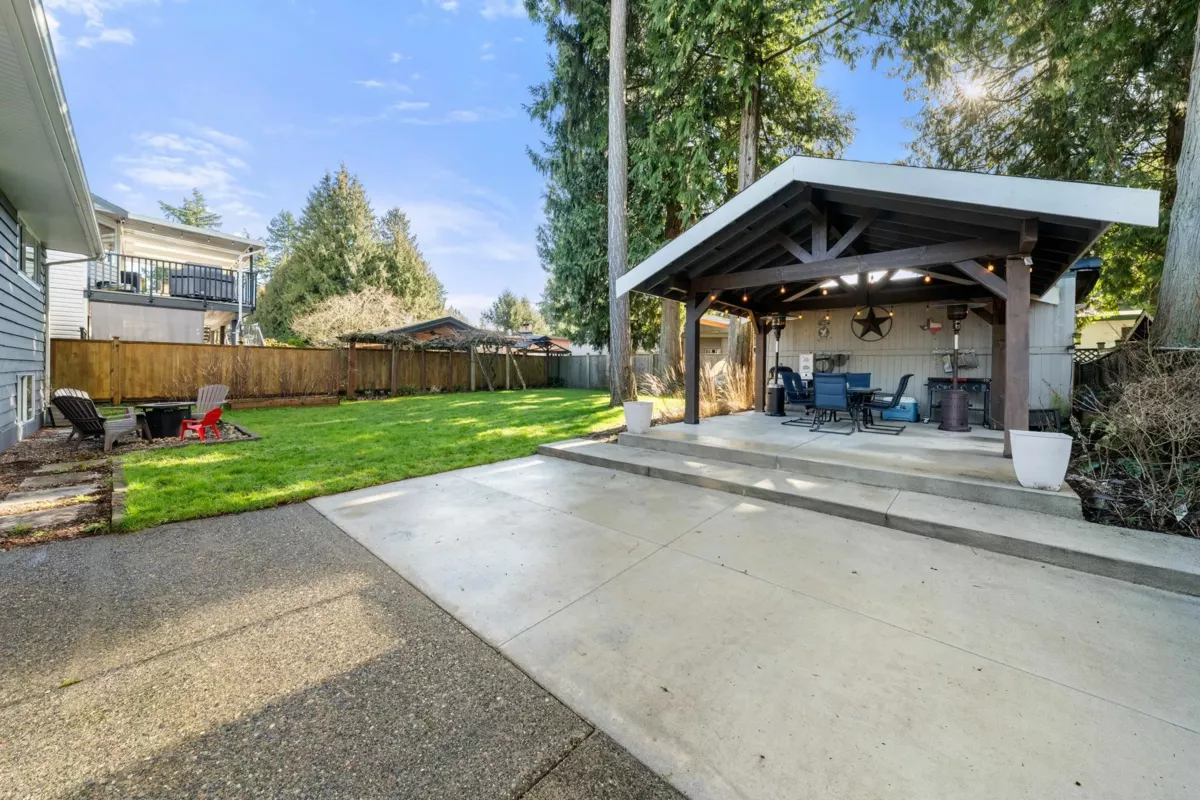 Living Room Photo of 20722 46a Avenue, Langley, BC