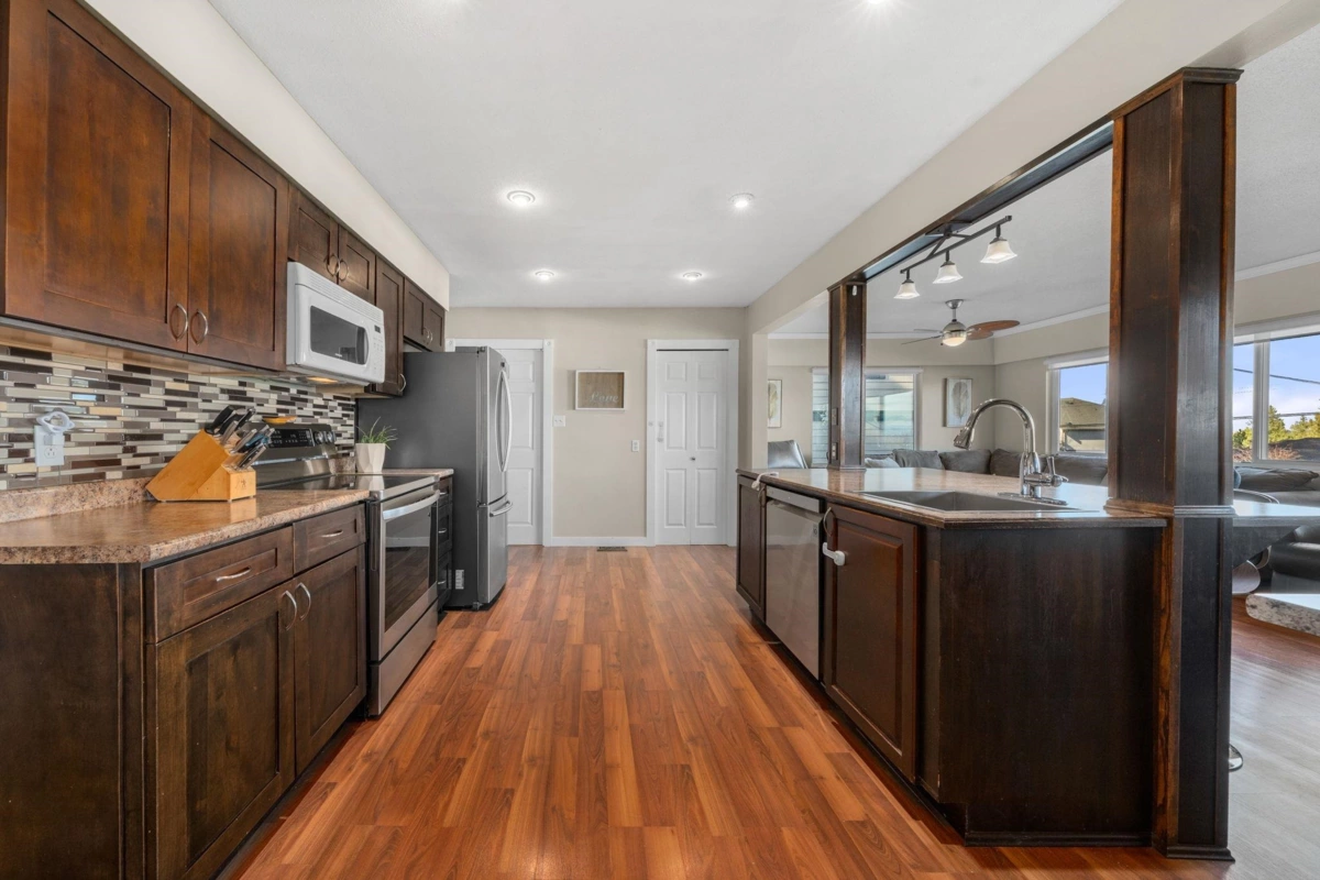 Primary Bathroom Photo of 20722 46a Avenue, Langley, BC