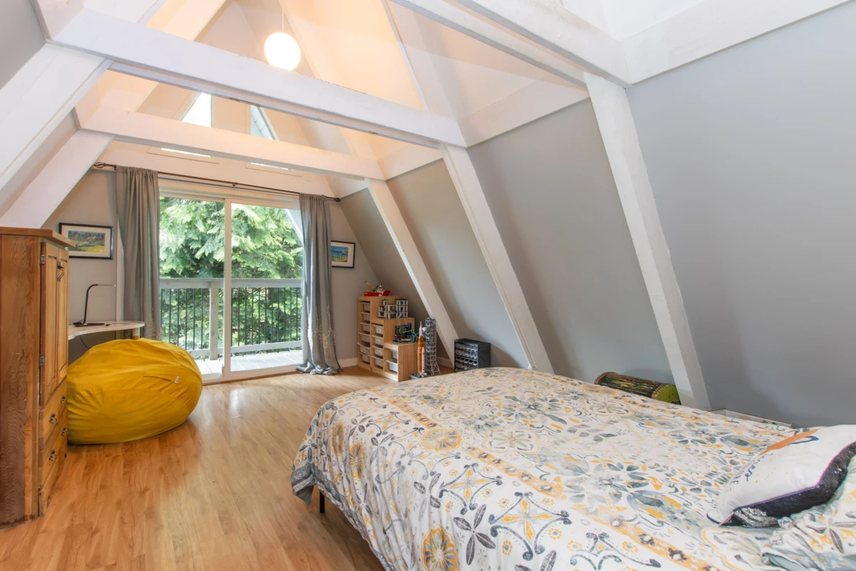 Basement Recreation Room Photo of 1155 Judd Road, Squamish, BC