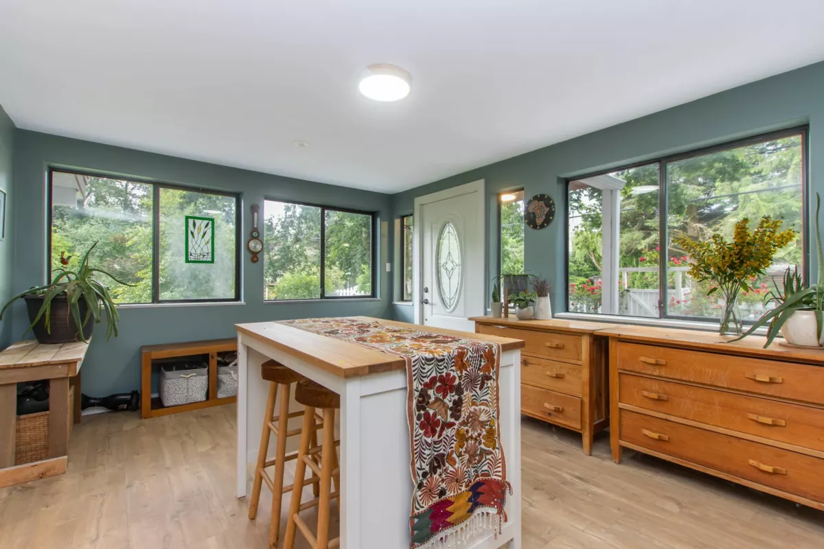 Breakfast Nook Photo of 1155 Judd Road, Squamish, BC