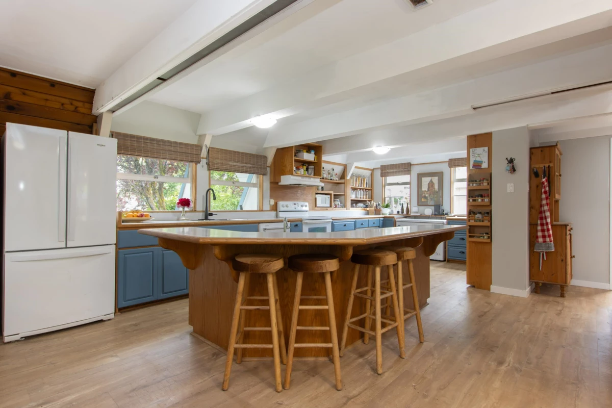 Living Room Photo of 1155 Judd Road, Squamish, BC