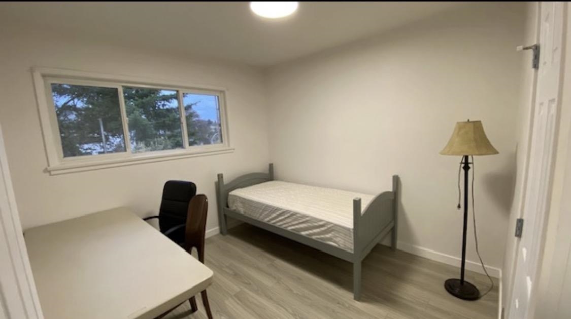 Dining Area Photo of 525 Sixteenth Street, New Westminster, BC