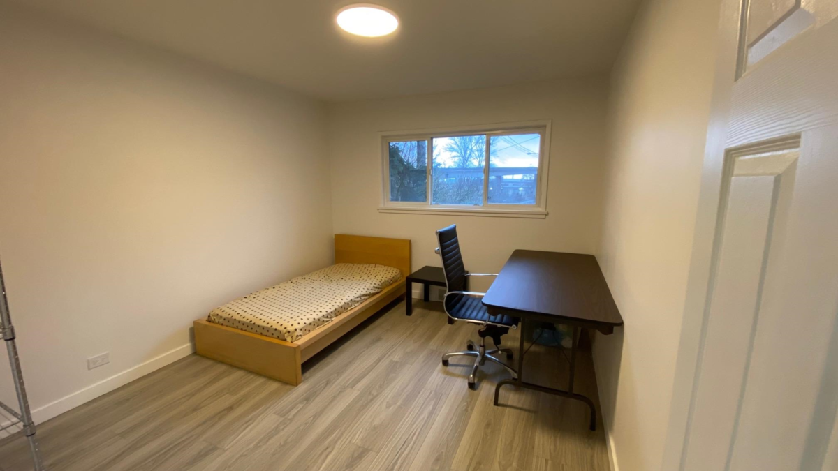 Family Room Photo of 525 Sixteenth Street, New Westminster, BC