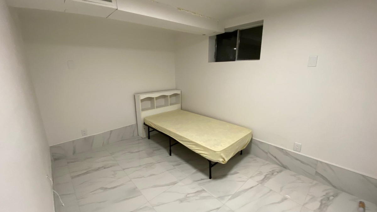 Primary Bedroom Photo of 525 Sixteenth Street, New Westminster, BC