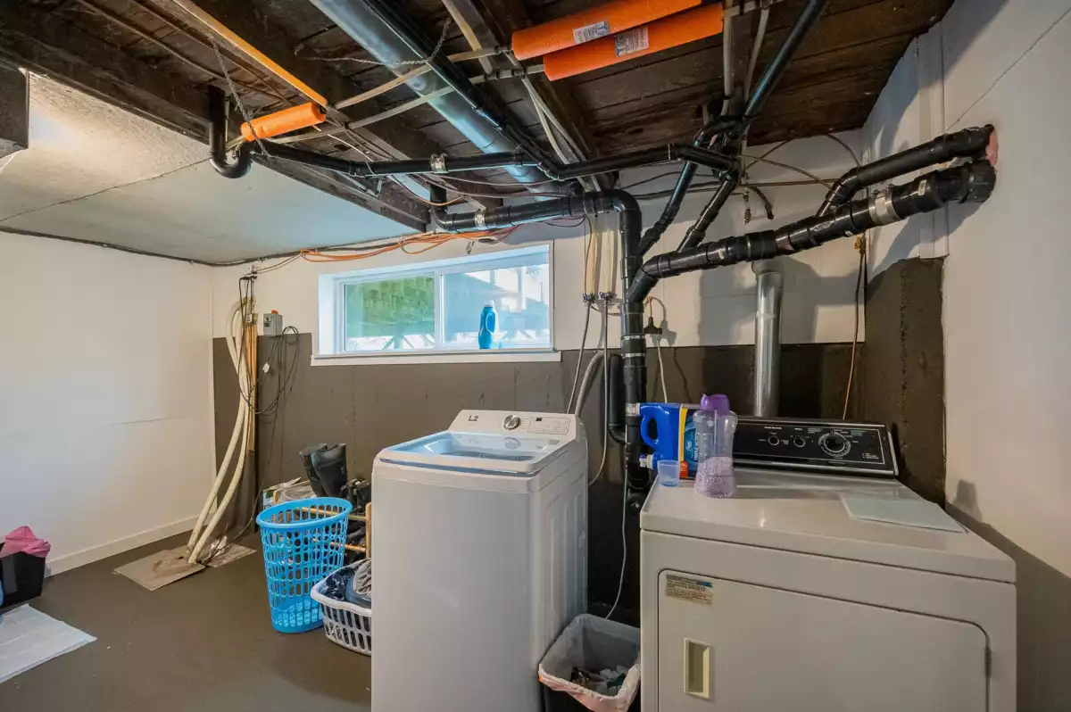 Entry Foyer Photo of 36113 Page Road, Abbotsford, BC