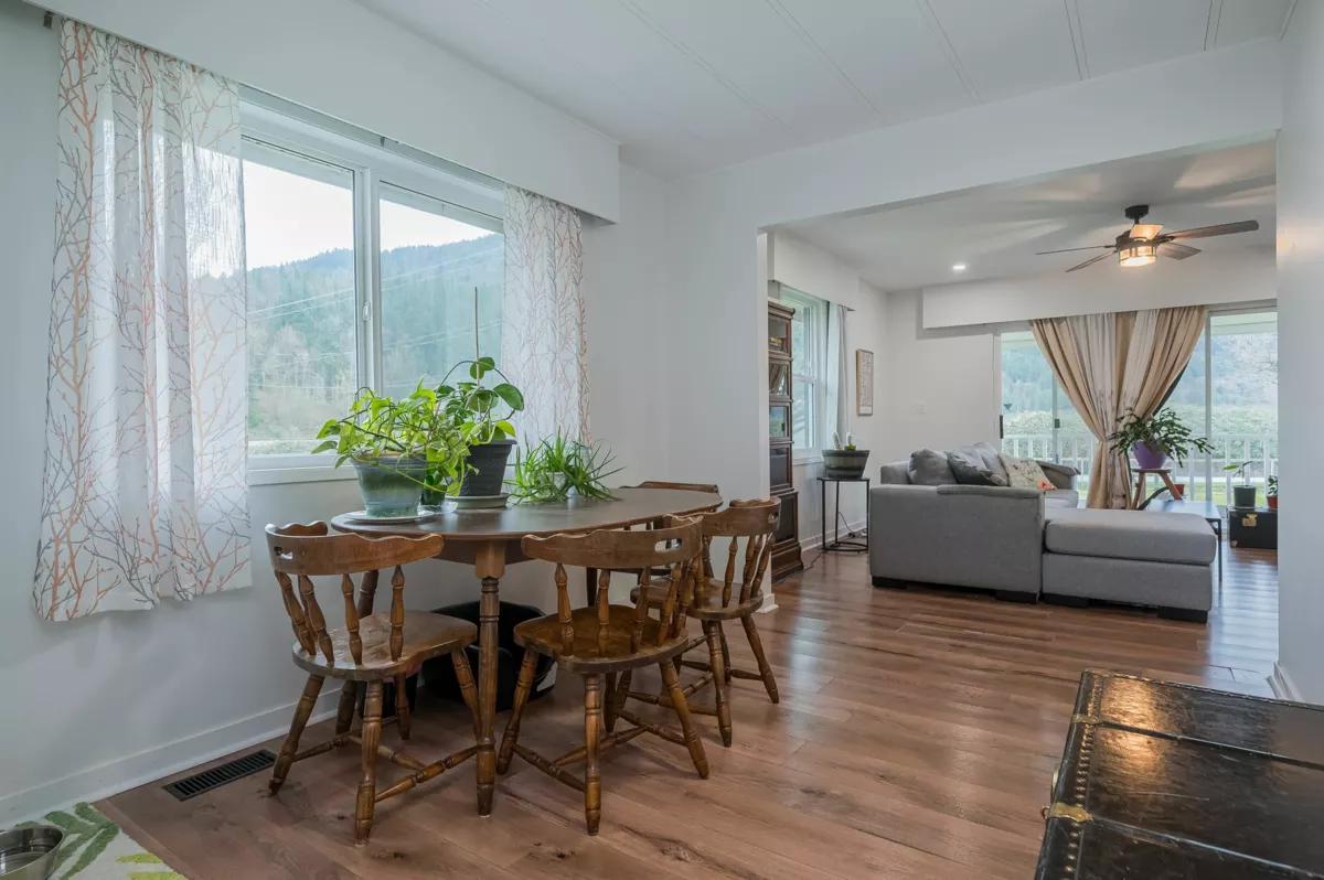 Primary Bathroom Photo of 36113 Page Road, Abbotsford, BC