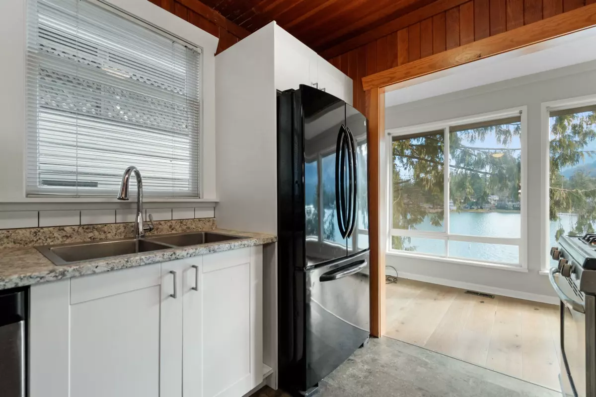 Bedroom 4 Photo of 36 Lakeshore Drive, Cultus Lake, BC