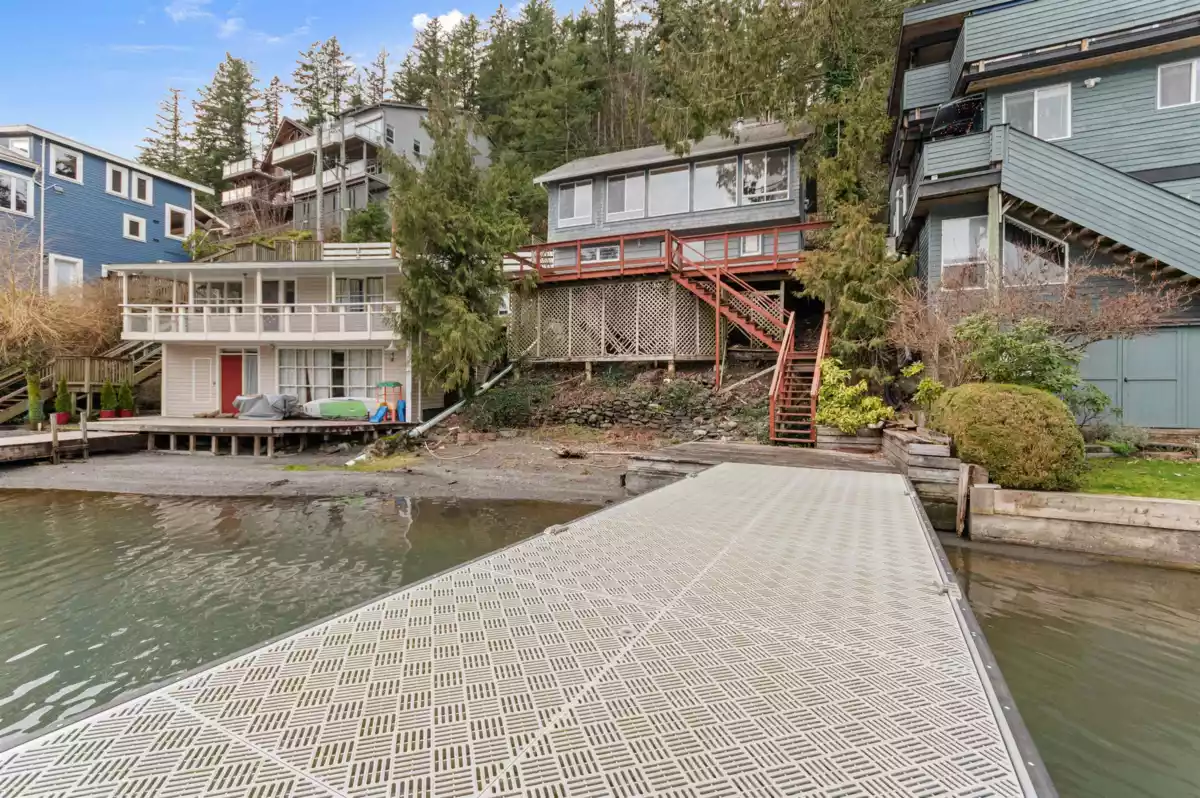 Dining Area Photo of 36 Lakeshore Drive, Cultus Lake, BC