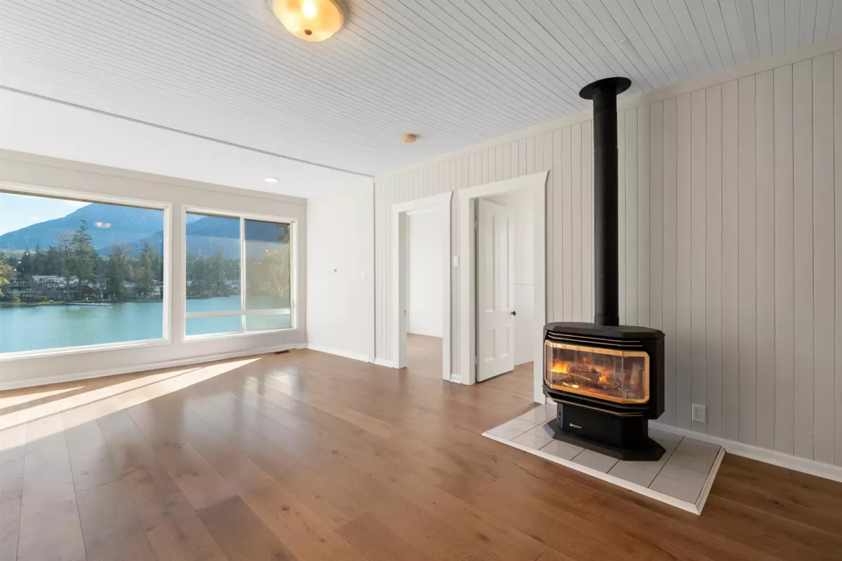 Primary Bedroom Photo of 36 Lakeshore Drive, Cultus Lake, BC