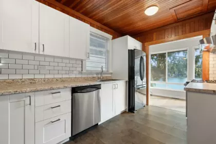 Powder Room Photo of 36 Lakeshore Drive, Cultus Lake, BC