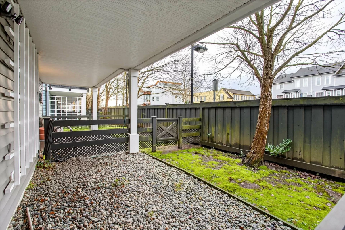 Entry Foyer Photo of 19 19572 Fraser Way, Pitt Meadows, BC