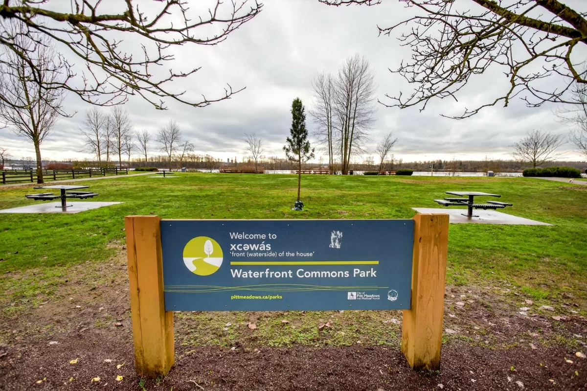 Front Yard Photo of 19 19572 Fraser Way, Pitt Meadows, BC