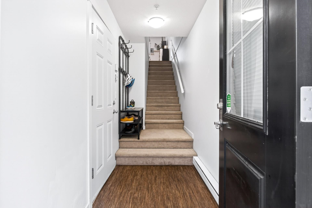 Living Room Photo of 19 19572 Fraser Way, Pitt Meadows, BC