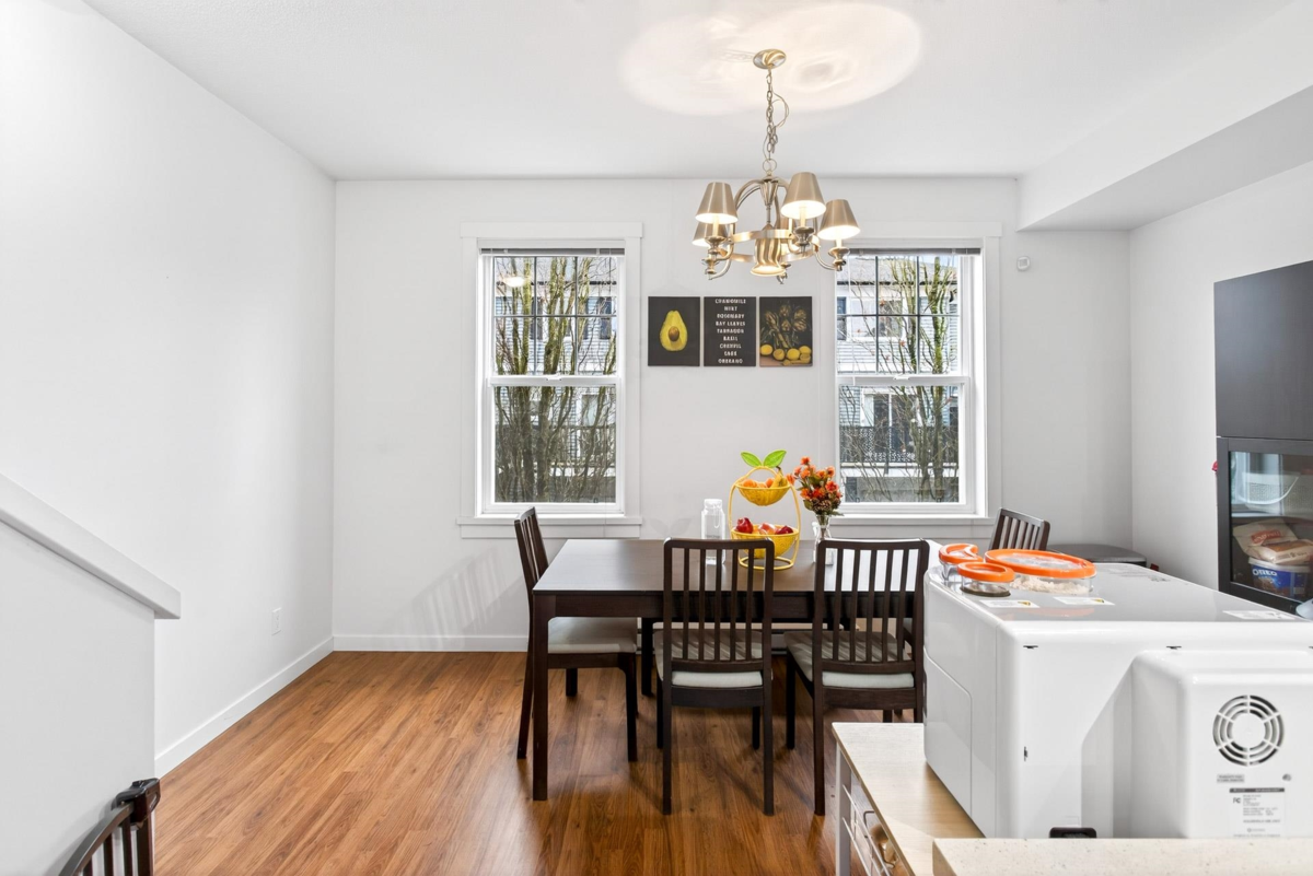 Primary Bathroom Photo of 19 19572 Fraser Way, Pitt Meadows, BC