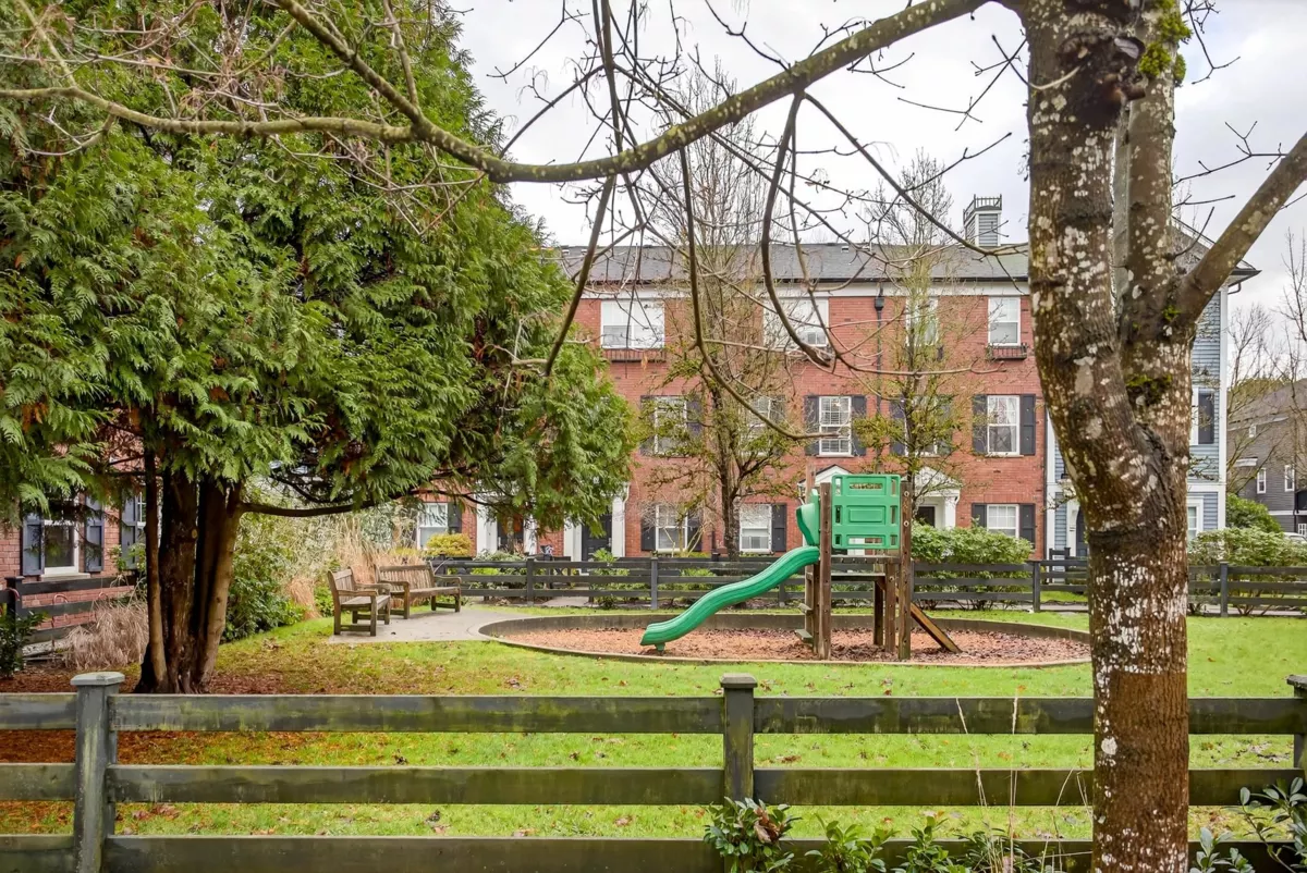 Swimming Pool Photo of 19 19572 Fraser Way, Pitt Meadows, BC