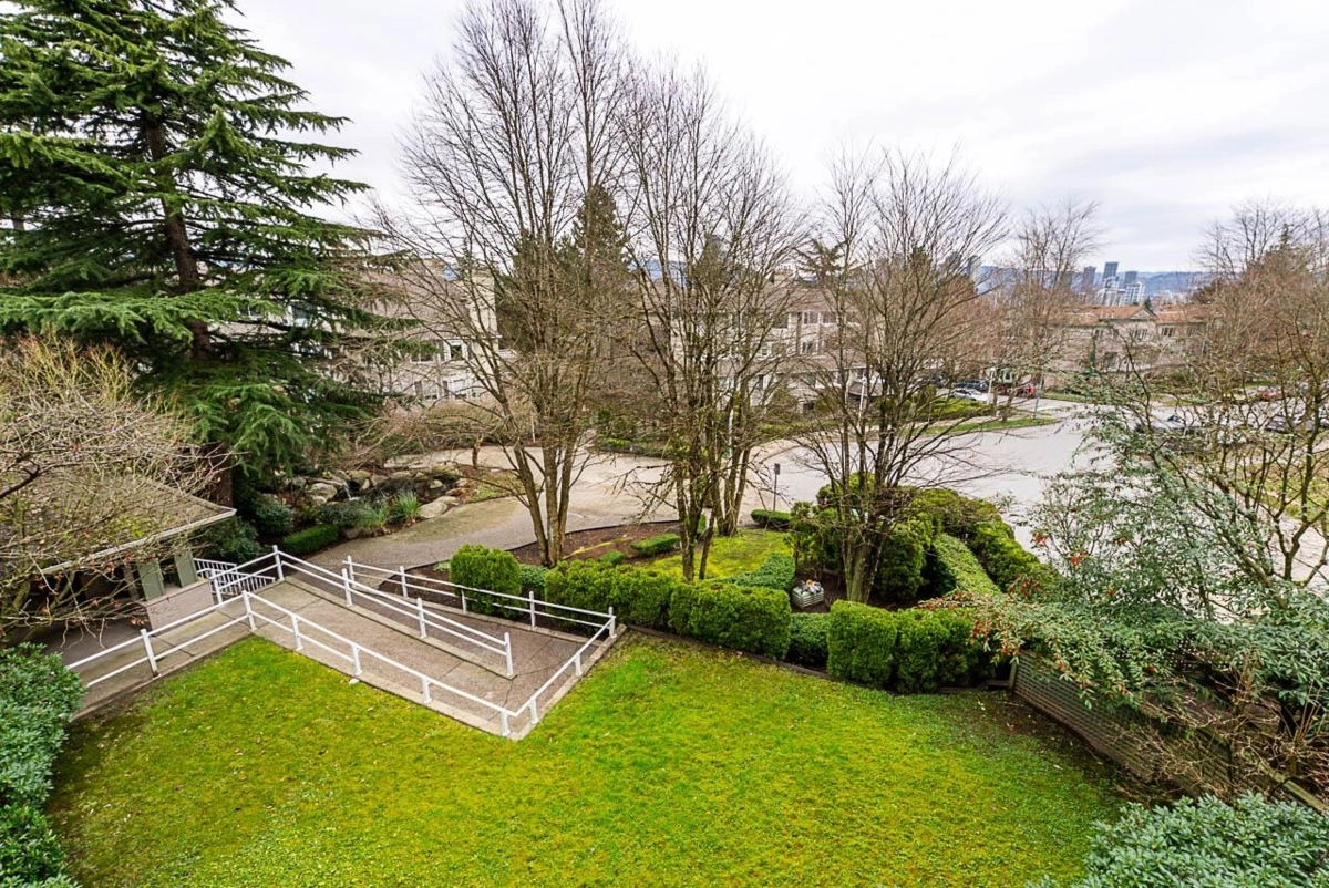 Front Yard Photo of 303 3738 Norfolk Street, Burnaby, BC
