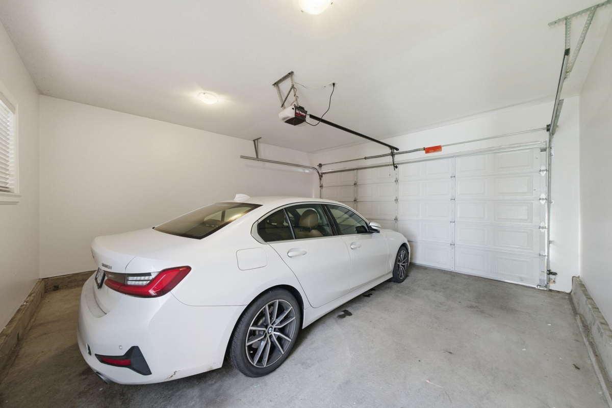 Garden / Landscaping Photo of 208 Hume Street, New Westminster, BC