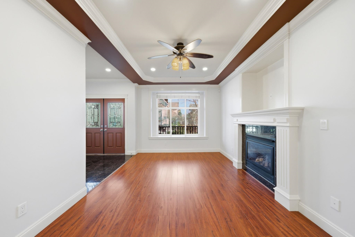 Kitchen Island Photo of 208 Hume Street, New Westminster, BC