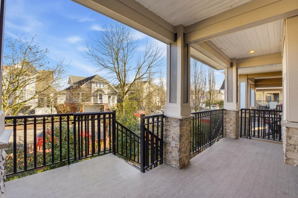 Living Room Photo of 208 Hume Street, New Westminster, BC