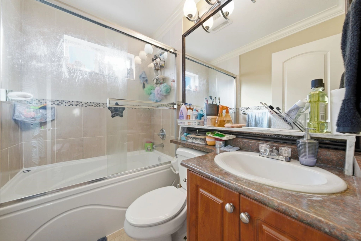 Neighborhood Park Photo Near 208 Hume Street, New Westminster, BC