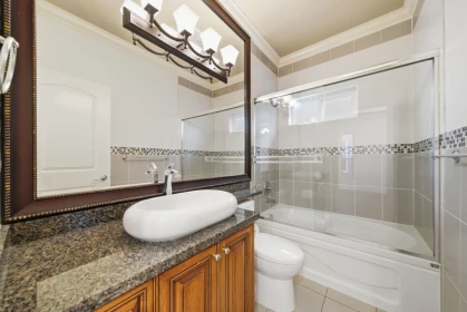 Primary Bathroom Photo of 208 Hume Street, New Westminster, BC