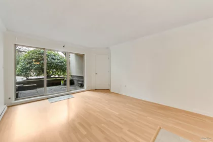 109 9847 Manchester Drive, Burnaby, BC, Burnaby — Apartment/Condo for sale