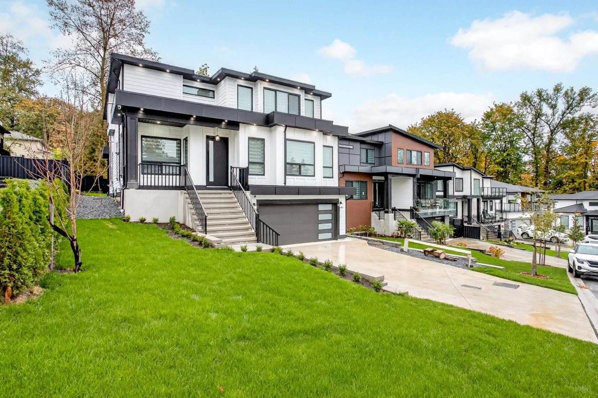 Living Room Photo of 13178 236b Street, Maple Ridge, BC