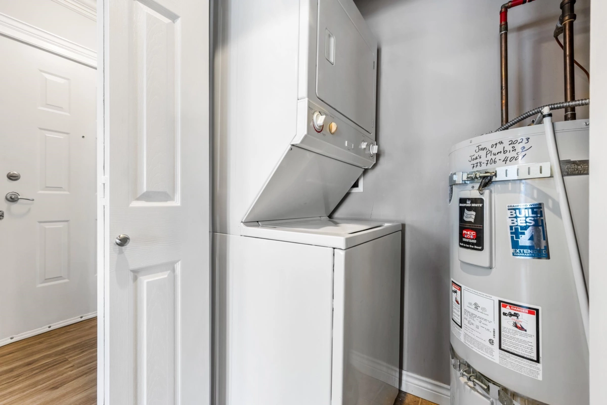 Hallway Photo of 204 9108 Mary Street, Chilliwack, BC