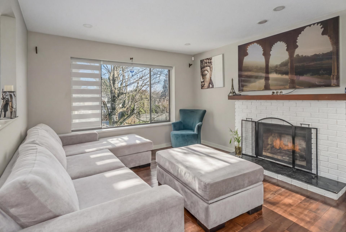 Family Room Photo of 1981 158a Street, Surrey, BC