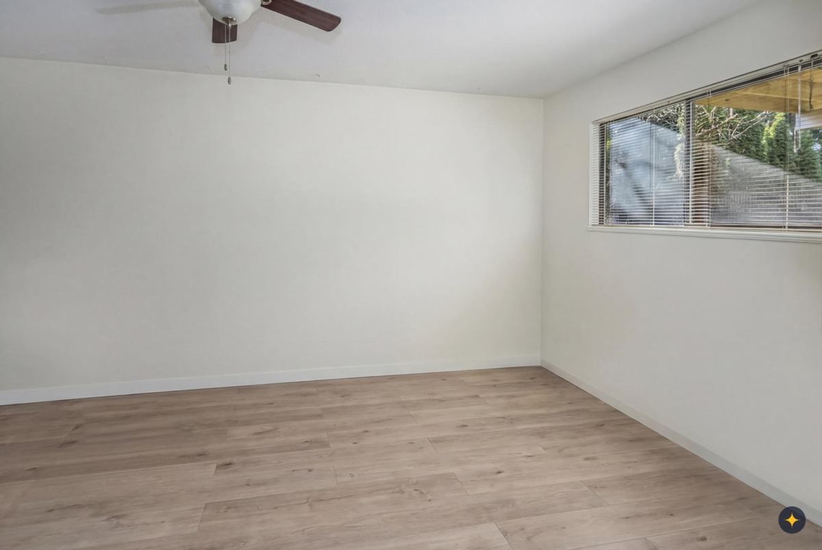 Garage Interior Photo of 1981 158a Street, Surrey, BC