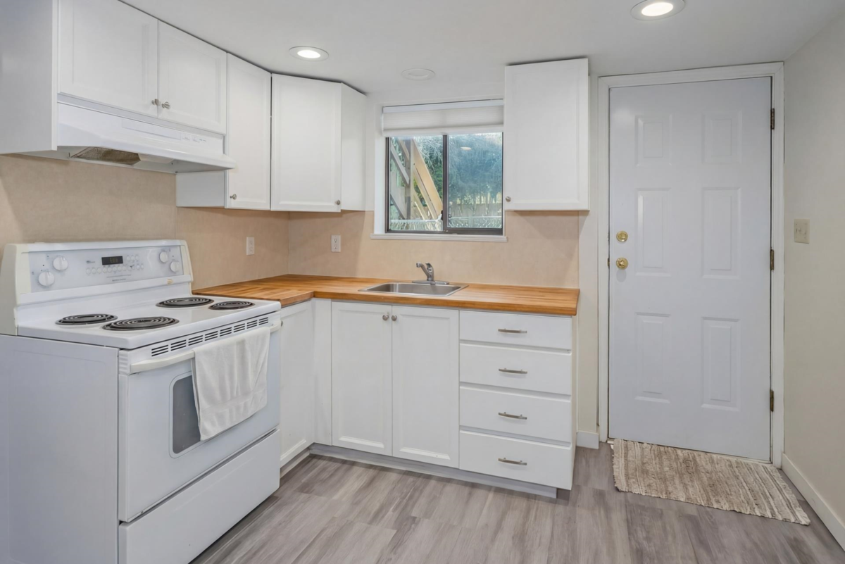 Garden / Landscaping Photo of 1981 158a Street, Surrey, BC