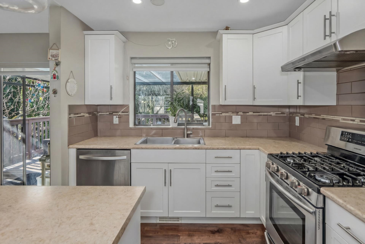 Guest Bathroom Photo of 1981 158a Street, Surrey, BC