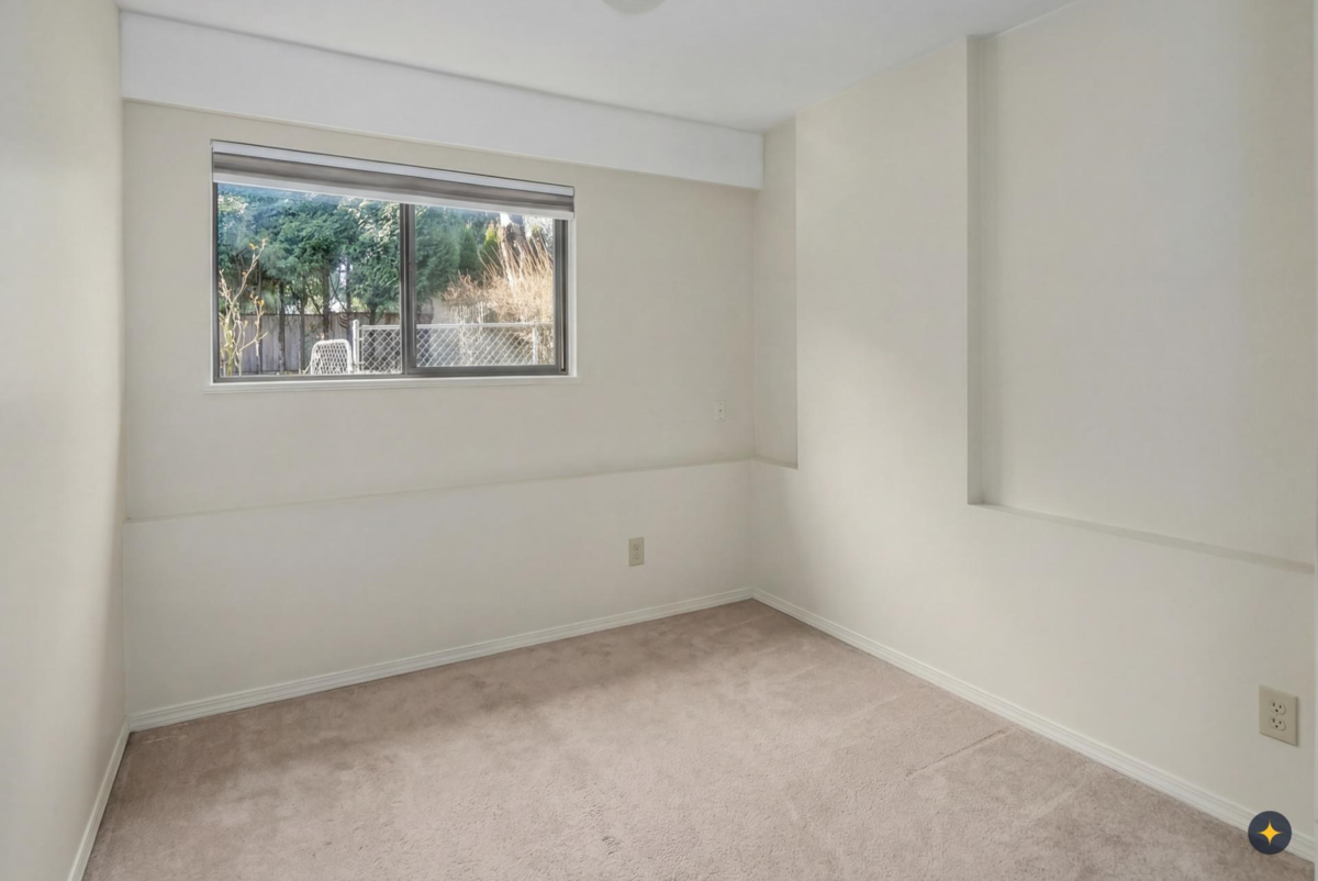 Swimming Pool Photo of 1981 158a Street, Surrey, BC