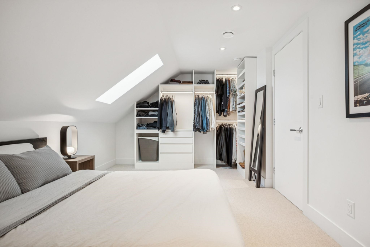 Entry Foyer Photo of 1851 E 16th Avenue, Vancouver, BC