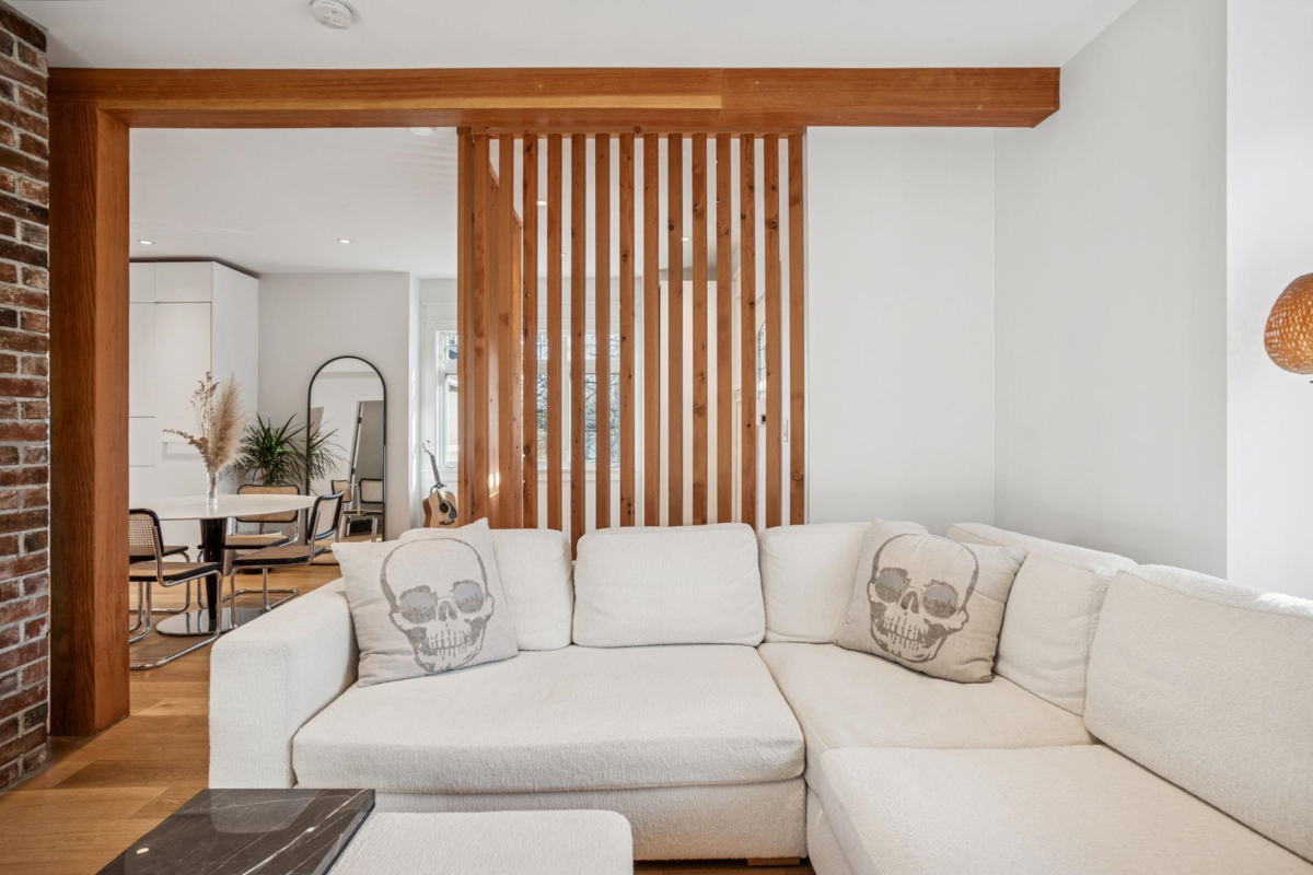 Kitchen Photo of 1851 E 16th Avenue, Vancouver, BC