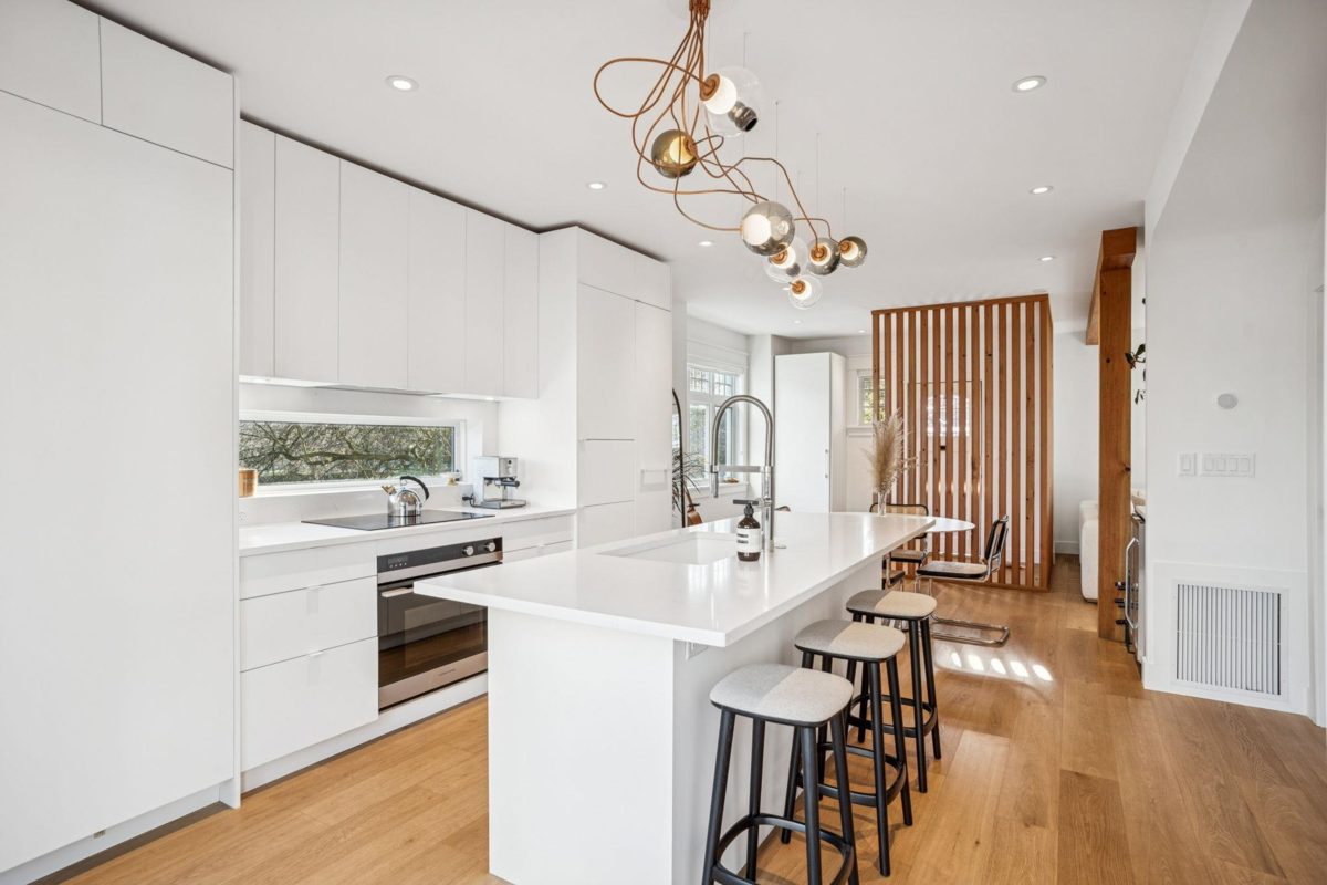 Primary Bathroom Photo of 1851 E 16th Avenue, Vancouver, BC