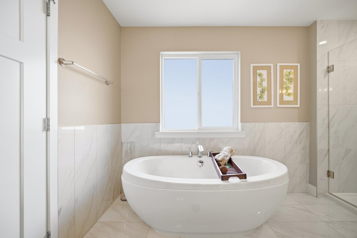 Guest Bathroom Photo of 20369 82b Avenue, Langley, BC