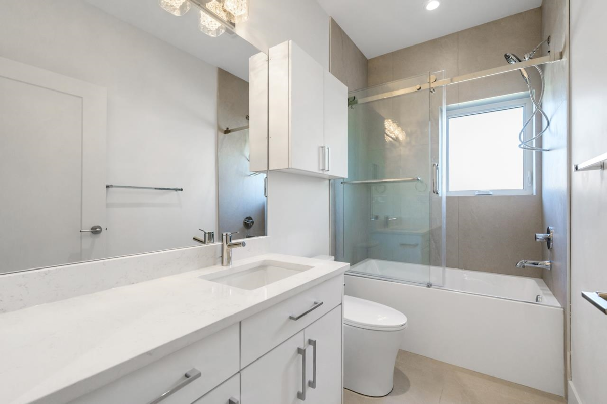 Bedroom 2 Photo of 1 366 E 64th Avenue, Vancouver, BC