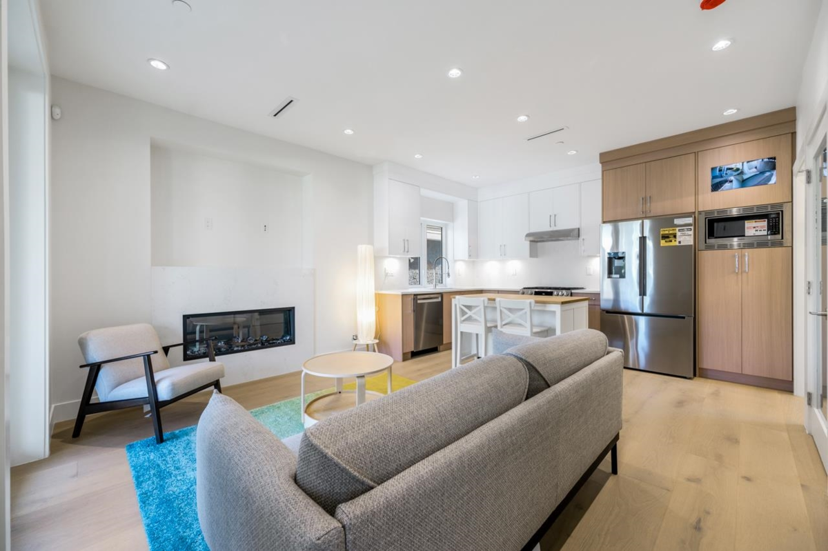 Family Room Photo of 1 366 E 64th Avenue, Vancouver, BC