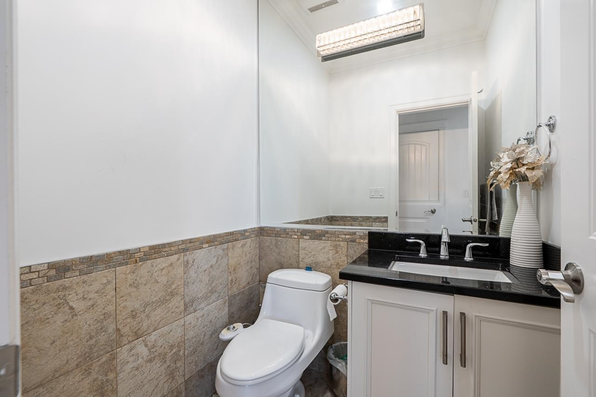 Guest Bathroom Photo of 14488 59a Avenue, Surrey, BC