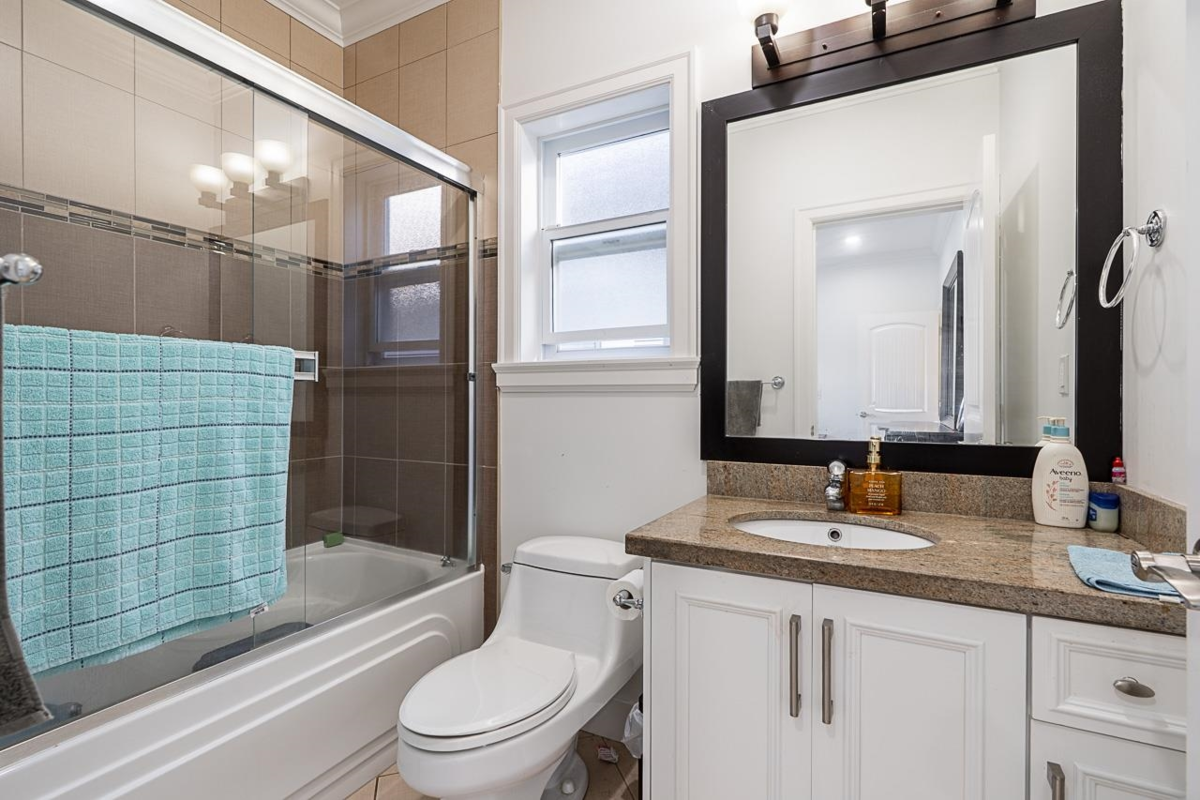 Hallway Photo of 14488 59a Avenue, Surrey, BC