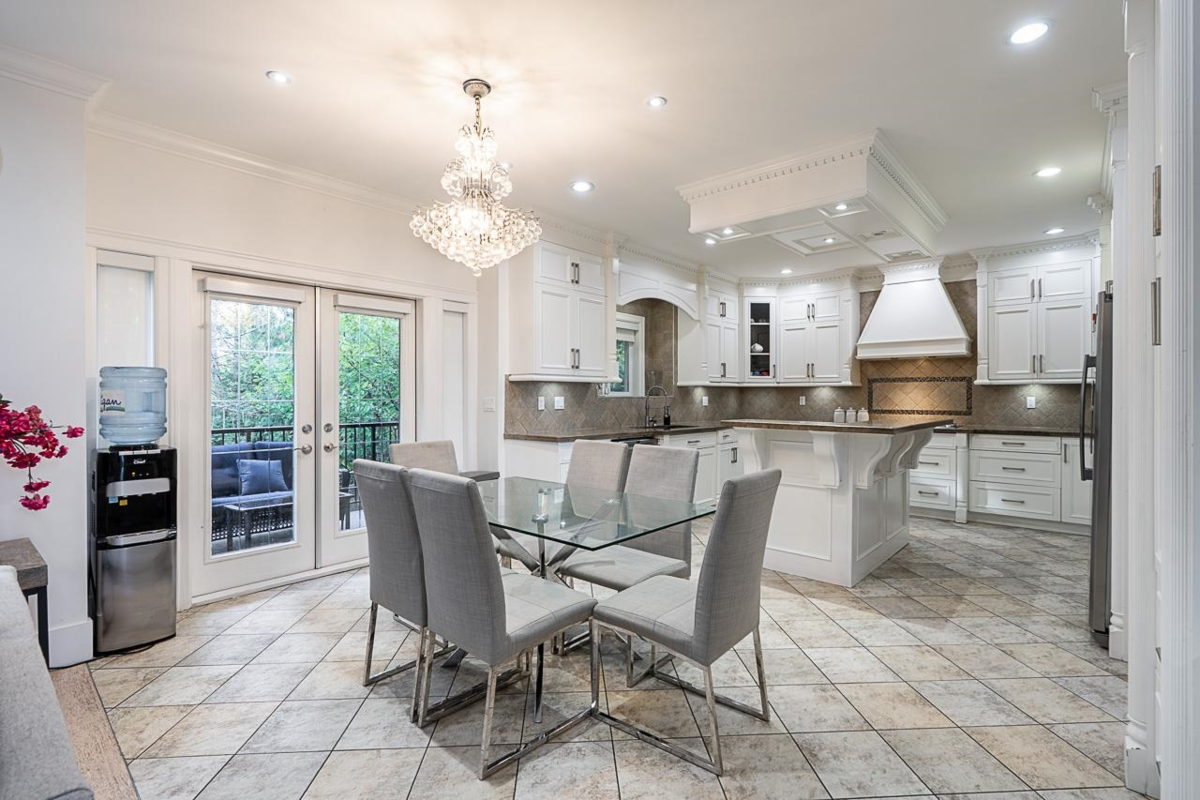 Kitchen Island Photo of 14488 59a Avenue, Surrey, BC