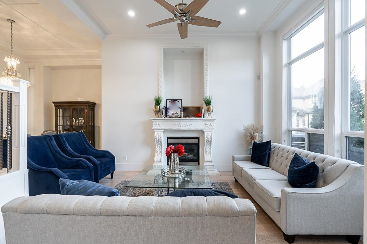 Living Room Photo of 14488 59a Avenue, Surrey, BC