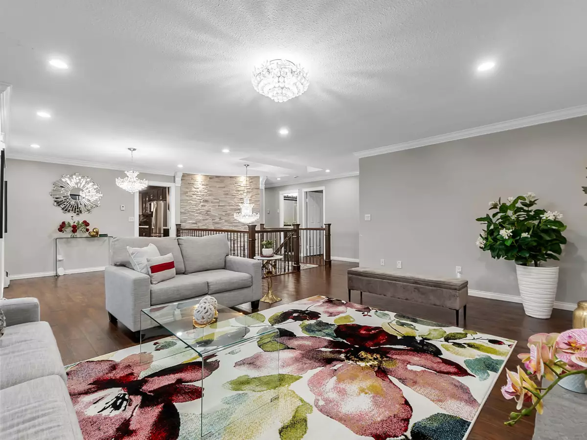 Kitchen Island Photo of 12216 64a Avenue, Surrey, BC