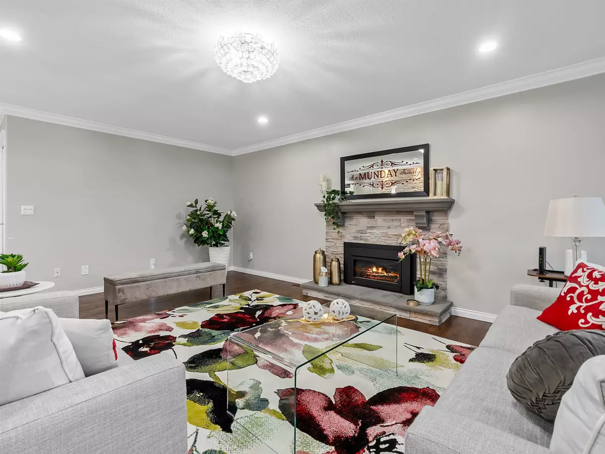 Kitchen Photo of 12216 64a Avenue, Surrey, BC