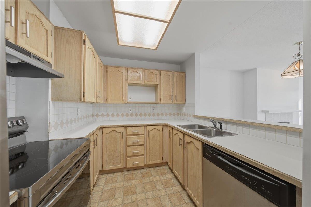 Bedroom 2 Photo of 103 99 Begin Street, Coquitlam, BC