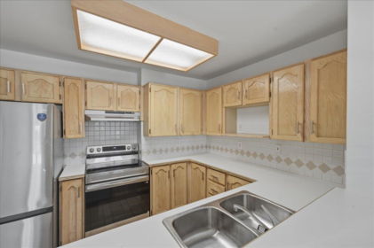 Kitchen Photo of 103 99 Begin Street, Coquitlam, BC
