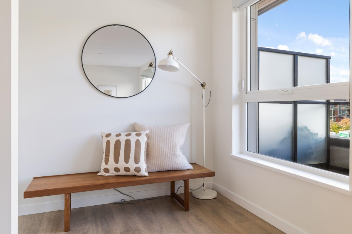 Primary Bedroom Photo of 2 533 E 3rd Street, North Vancouver, BC