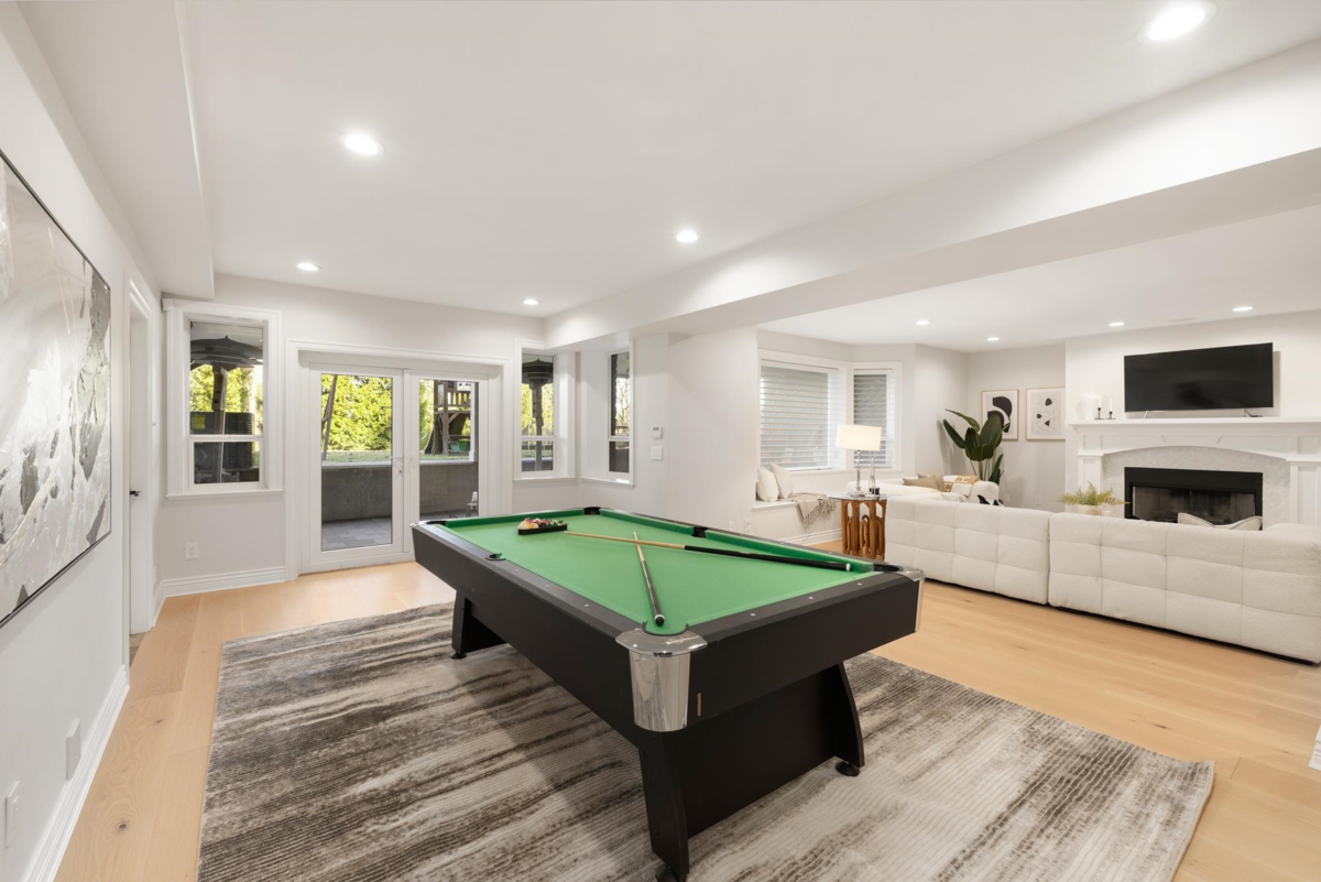 Front Yard Photo of 16283 29 Avenue, Surrey, BC